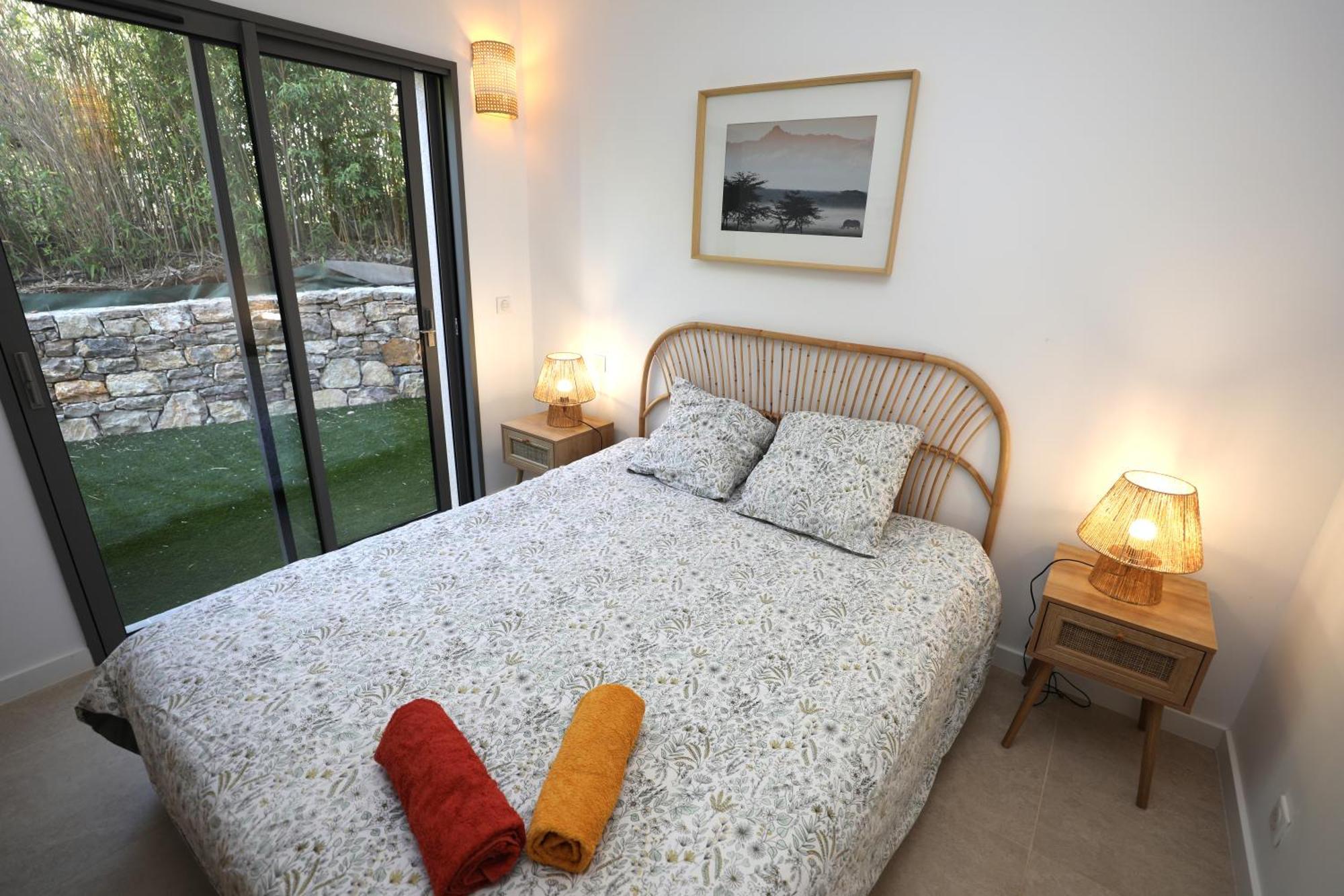 T2 Neuf Sur Jardin Proche Plage Carqueiranne Exteriér fotografie